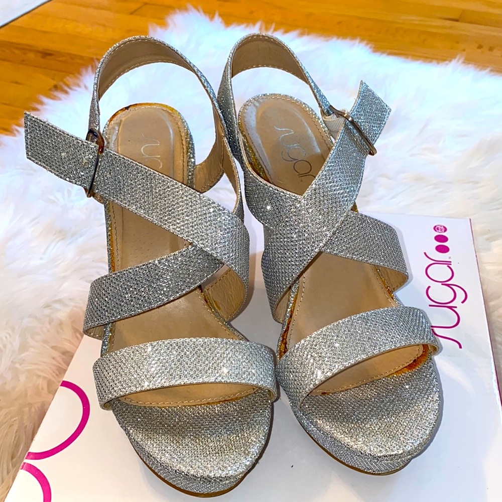 Silver wedges